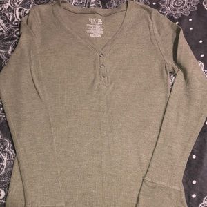 Green long sleeve shirt